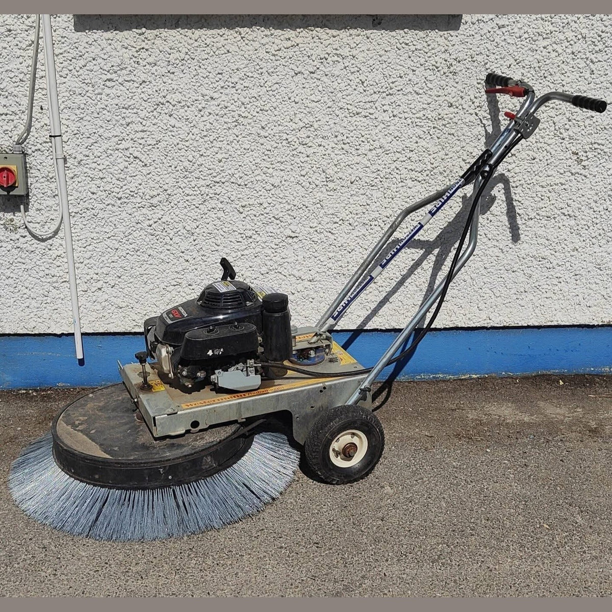 EX HIRE WESTERMANN MOSS BRUSH