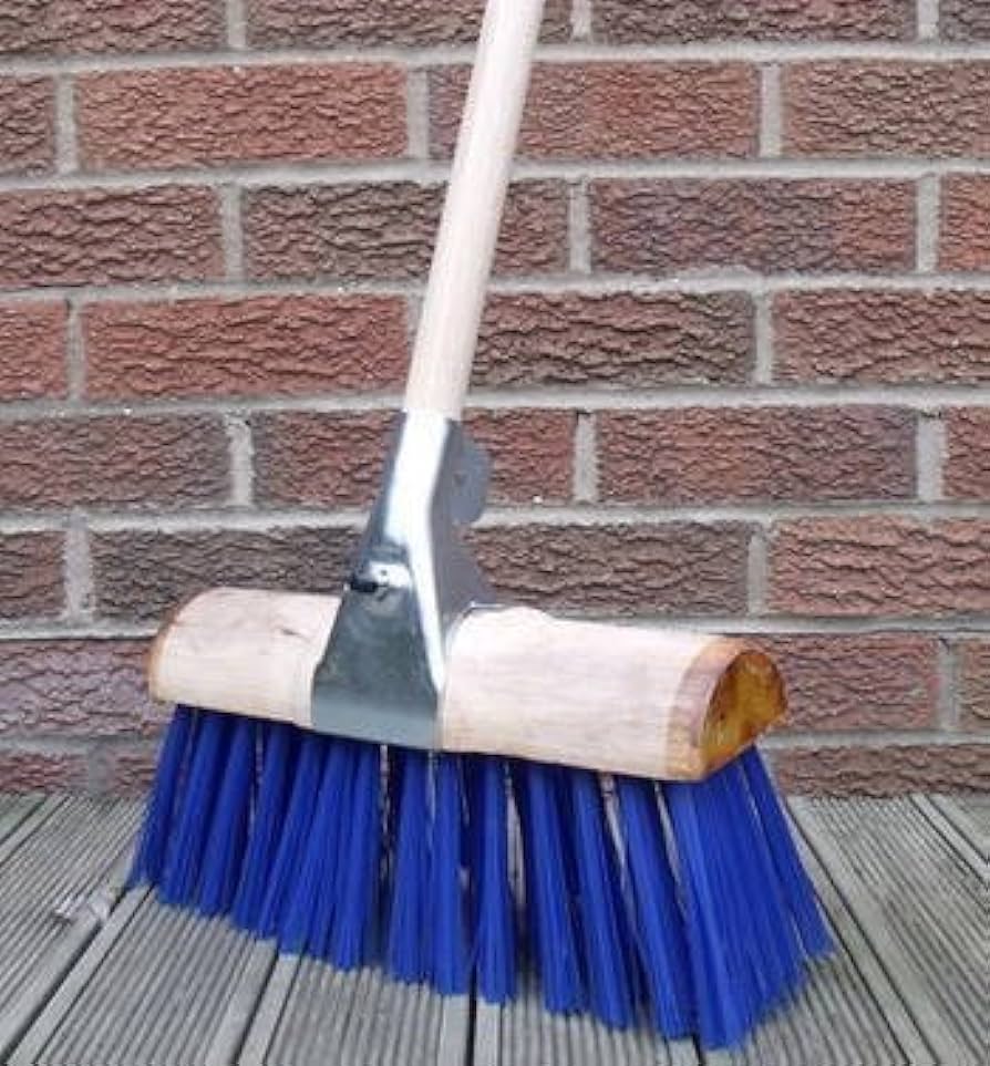 WORKMAN 13" BLUE SADDLEBACKYARD BRUSH 5FT
