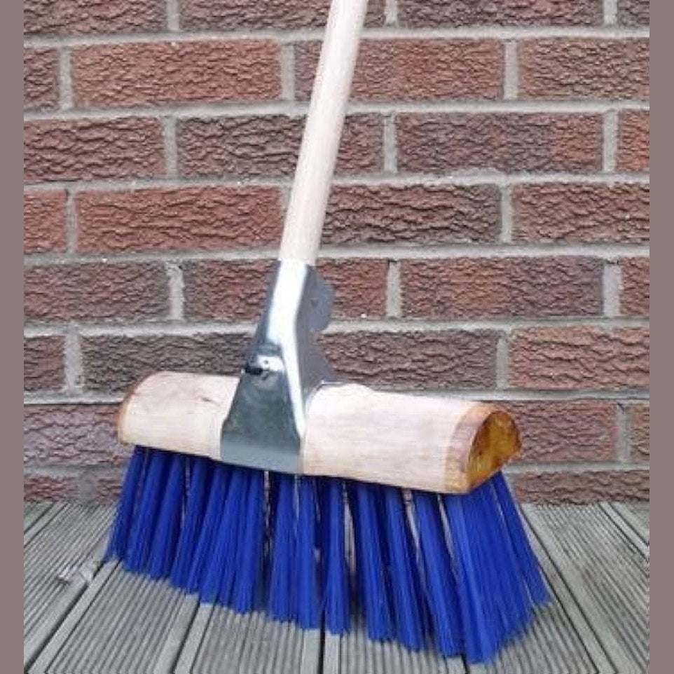 WORKMAN 13" BLUE SADDLEBACKYARD BRUSH 5FT - Watson Hire