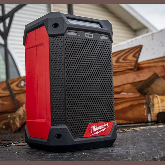 MILWAUKEE M12 RC DAB 12V RADIO & CHARGER
