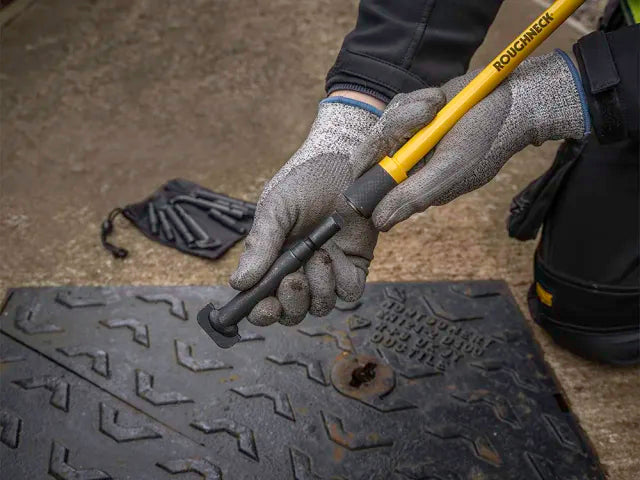 ROUGHNECK UNIVERSAL MANHOLE KEY SET (6 TIPS)