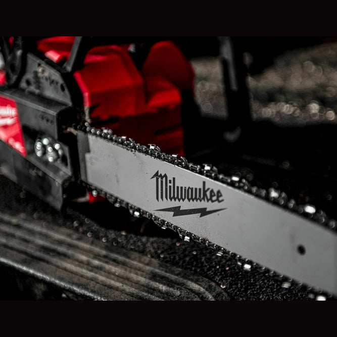 MILWAUKEE COMPACT CHAINSAW 30CM BAR 1 X 12.0AH BATTERY AND CHARGER M18FCHSC-121