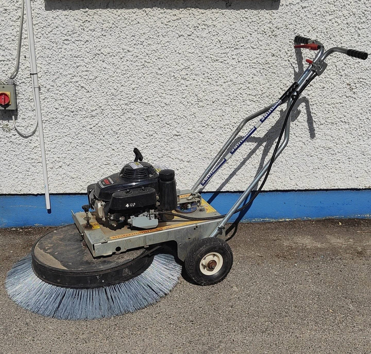 EX HIRE WESTERMANN MOSS BRUSH