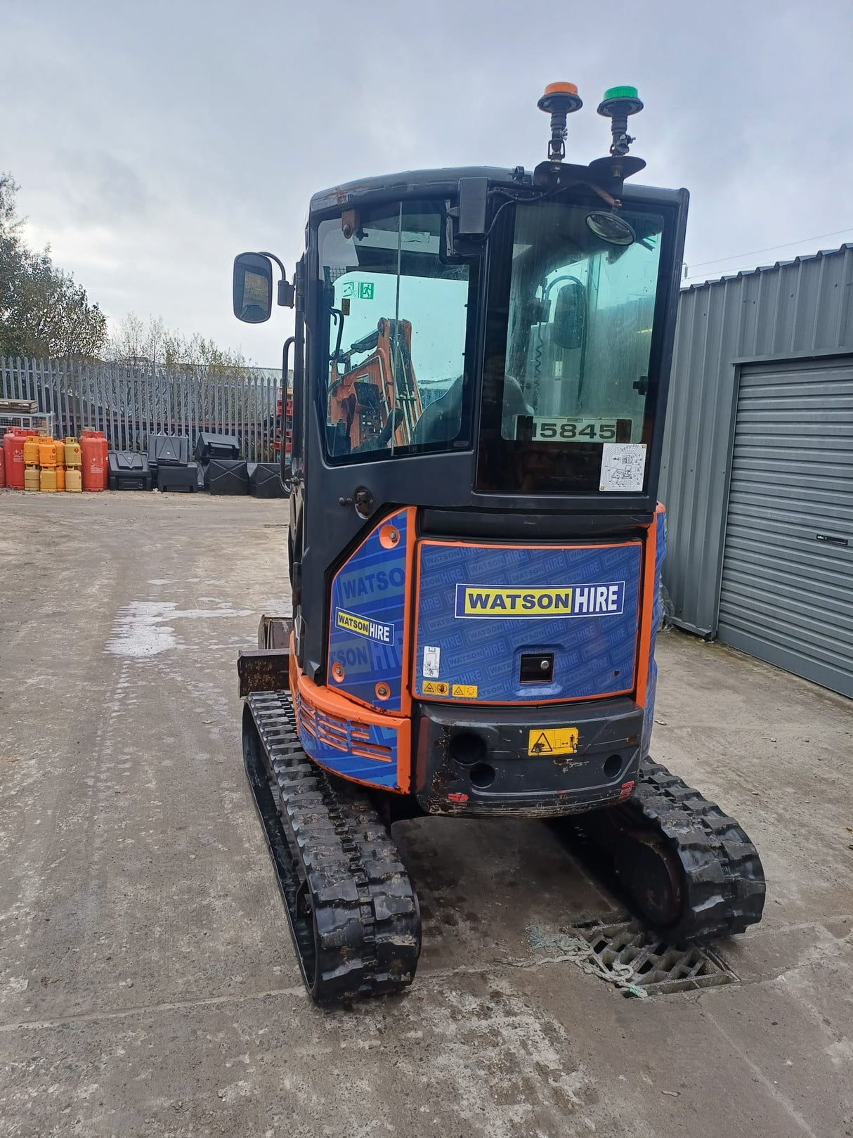 2017 Hitachi 26u Digger