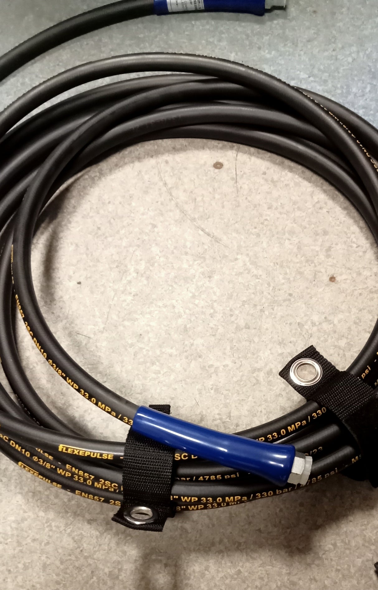 10M  3/8" FLEXEPULSE HOSE  (3/8" MALE - 3/8" FEMALE ENDS)