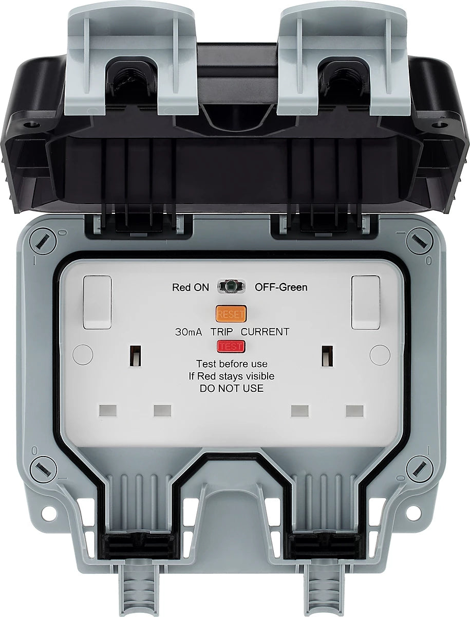 BG 2 GANG OUTDOOR SWITCHED SOCKET IP65